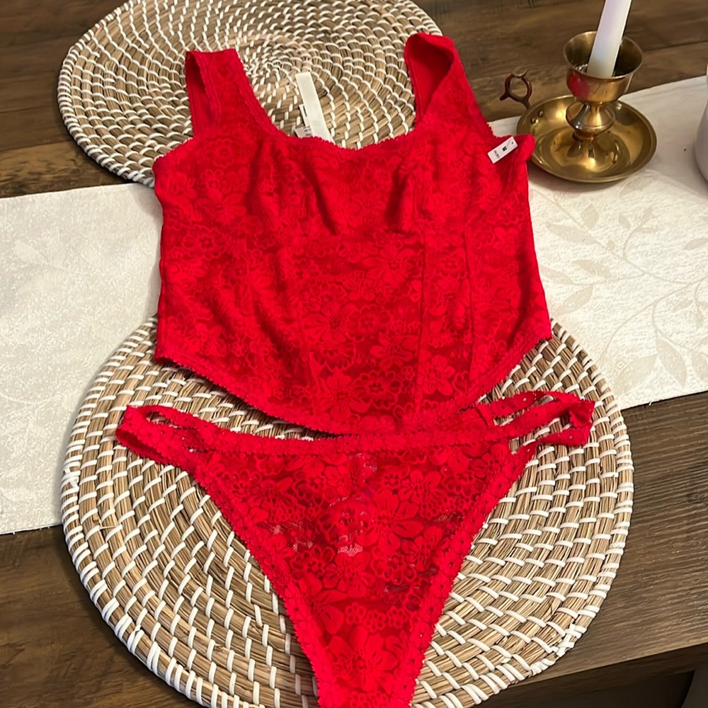 NWT. PINK Red Lace Intimate Set.
